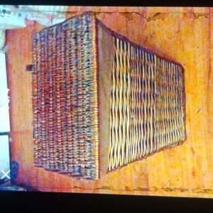 Wicker laundry basket